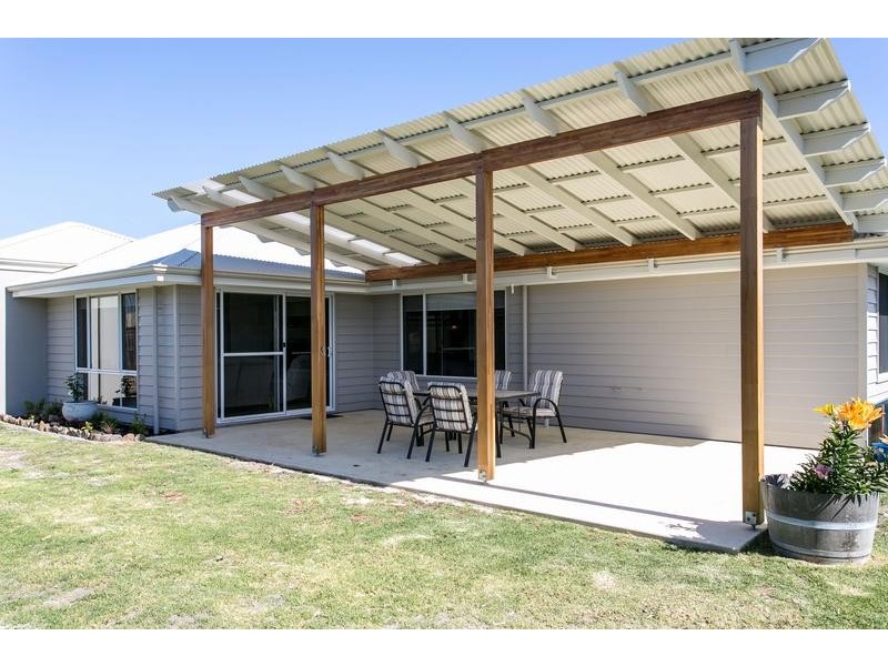 8 Satellite Close, Mckail WA 6330