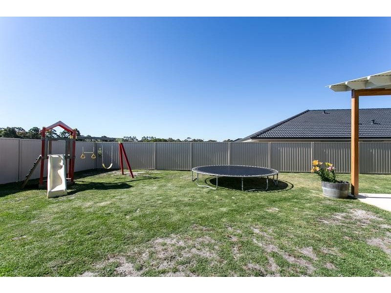 8 Satellite Close, Mckail WA 6330