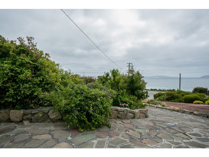 1 Runnymede Street, Goode Beach WA 6330