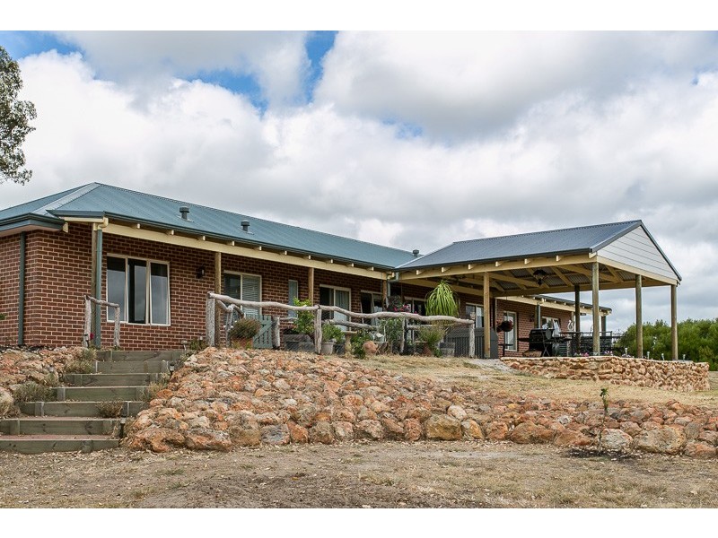 4283 Chester Pass Road, Porongurup WA 6324