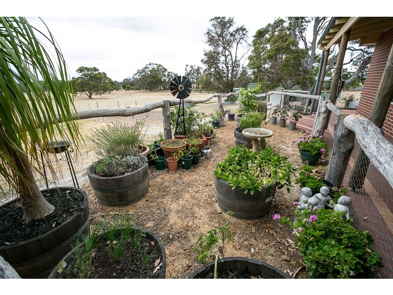 4283 Chester Pass Road, Porongurup WA 6324