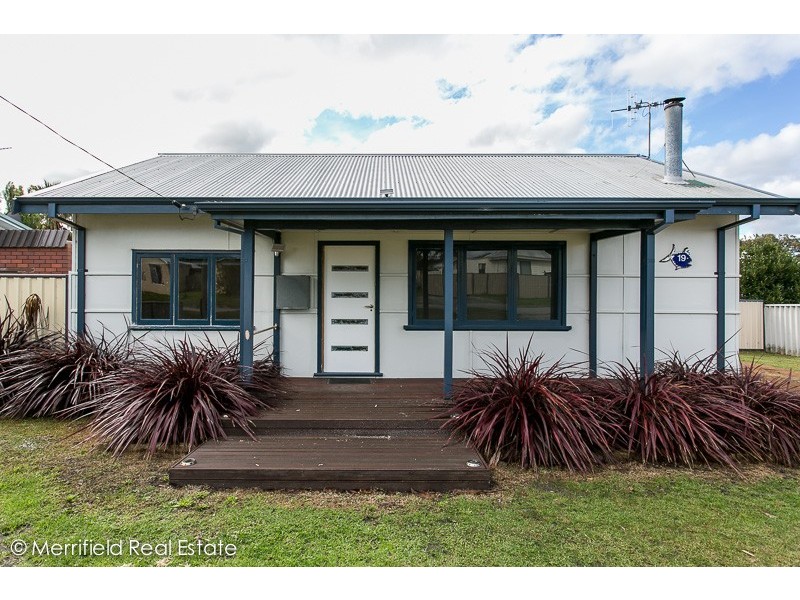 19 Edward Street, Yakamia WA 6330