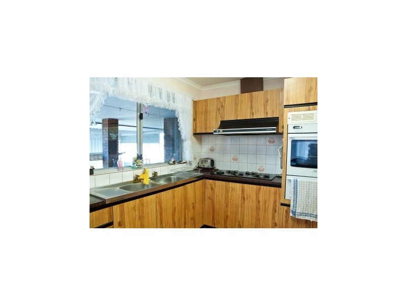 15 Sherwood Drive, Mckail WA 6330