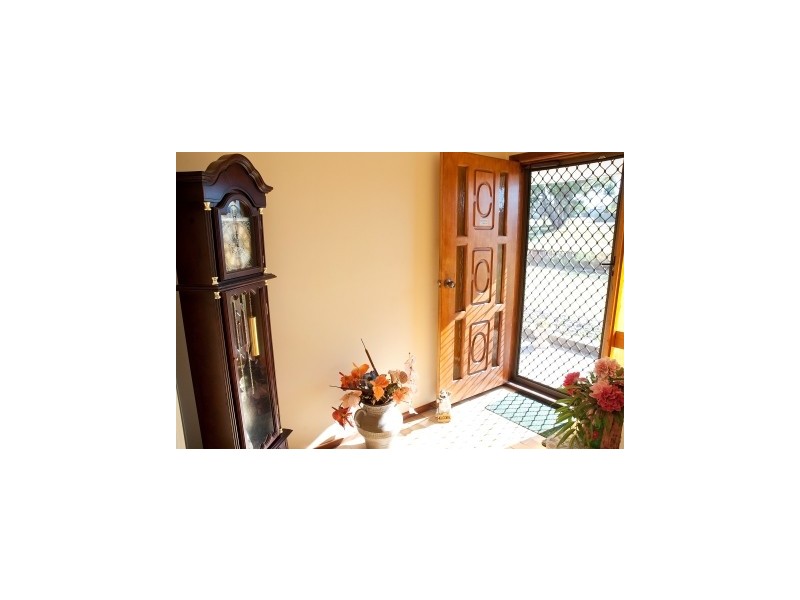 15 Sherwood Drive, Mckail WA 6330