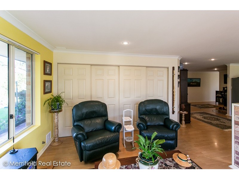 14 Parmelia Way, Mckail WA 6330