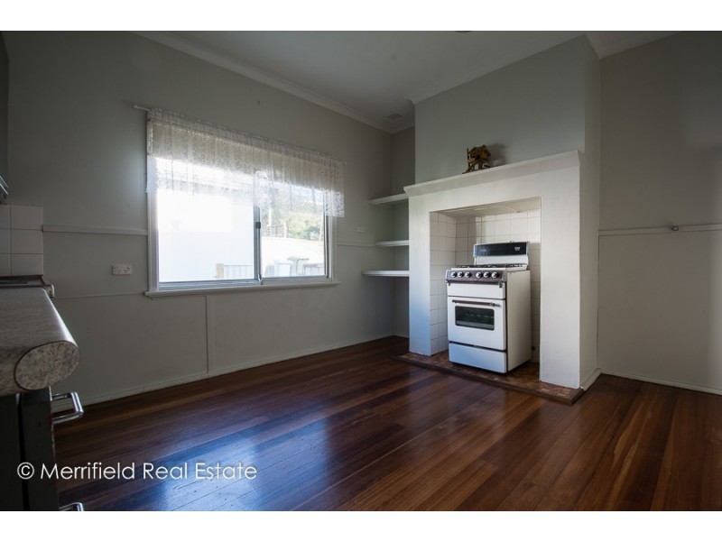 16 Wellington Street, Mount Melville WA 6330