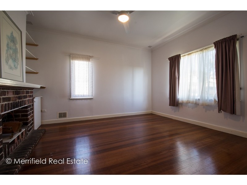 16 Wellington Street, Mount Melville WA 6330