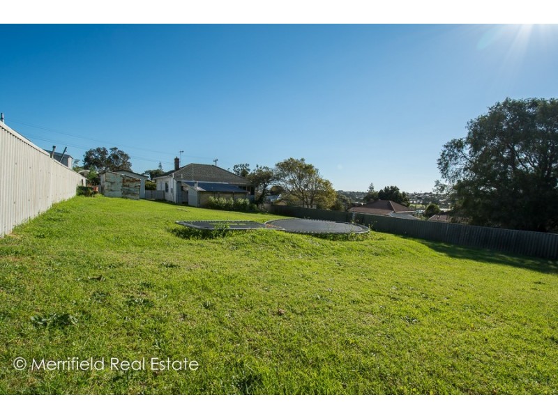 16 Wellington Street, Mount Melville WA 6330