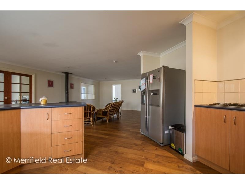 6 Pyrus Gardens, Yakamia WA 6330