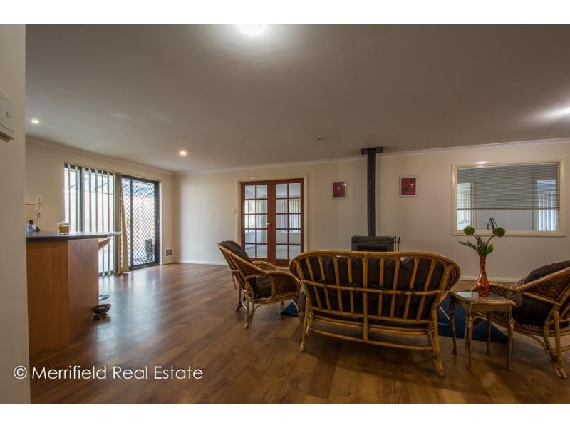 6 Pyrus Gardens, Yakamia WA 6330