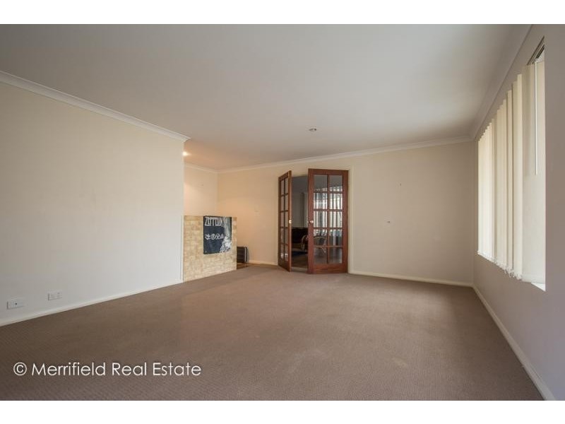 6 Pyrus Gardens, Yakamia WA 6330