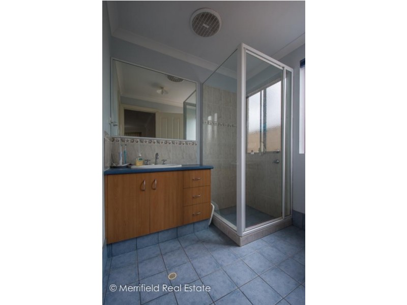 6 Pyrus Gardens, Yakamia WA 6330