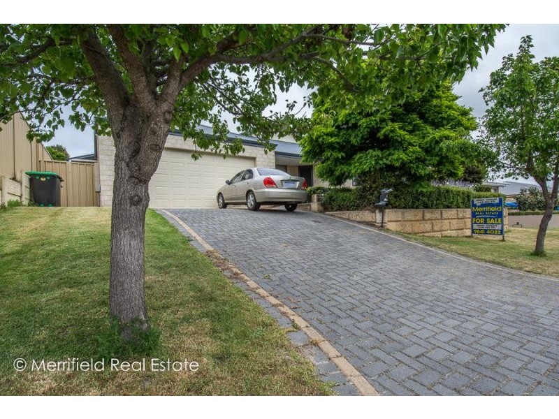 6 Pyrus Gardens, Yakamia WA 6330