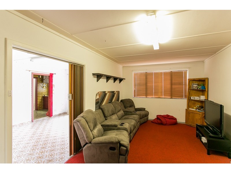 1 Runnymede Street, Goode Beach WA 6330