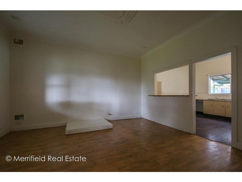 399 Albany Highway, Orana WA 6330