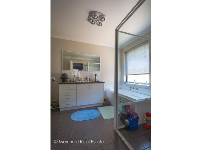 19 Ardeana Crescent, Yakamia WA 6330