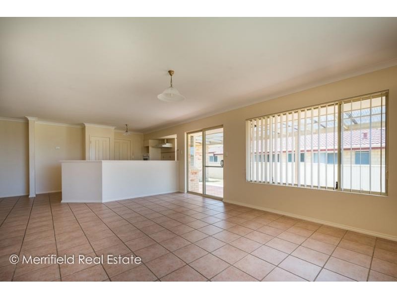 7 Deacon Crescent, Yakamia WA 6330