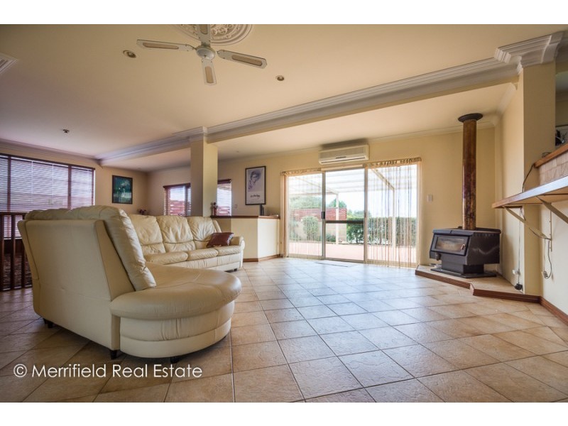 68 Katoomba Street, Orana WA 6330