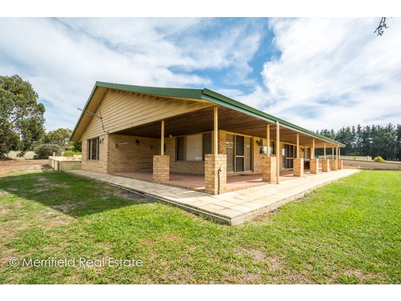 35 Awhina Court, Millbrook WA 6330