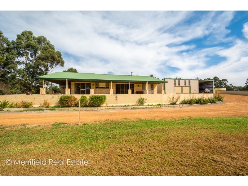 35 Awhina Court, Millbrook WA 6330
