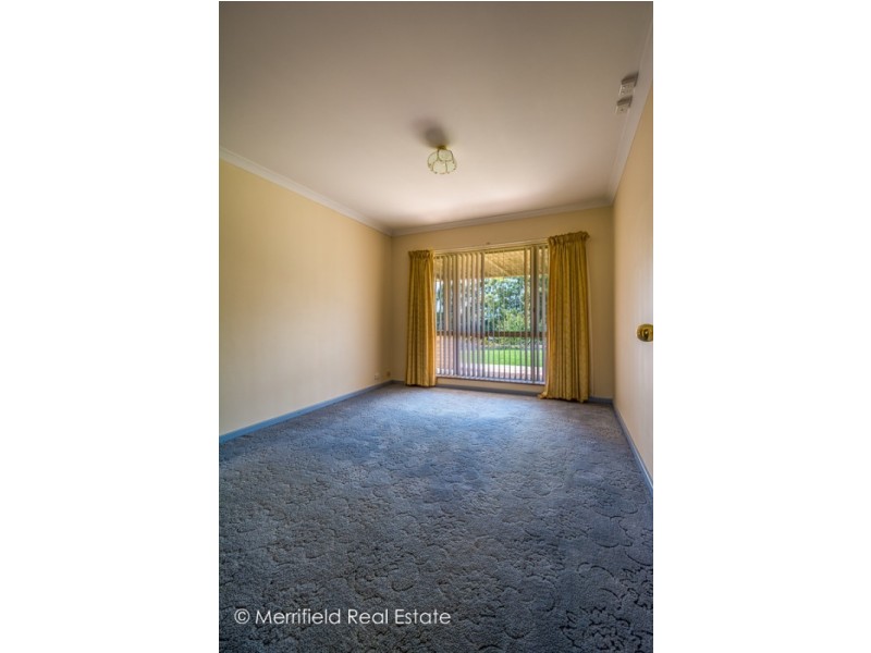 35 Awhina Court, Millbrook WA 6330