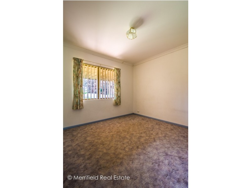 35 Awhina Court, Millbrook WA 6330