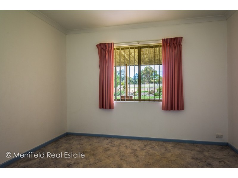 35 Awhina Court, Millbrook WA 6330