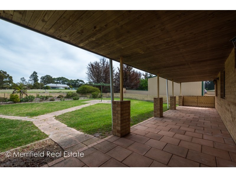 35 Awhina Court, Millbrook WA 6330