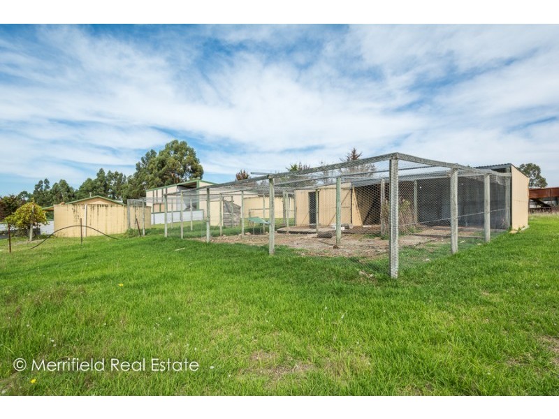 35 Awhina Court, Millbrook WA 6330