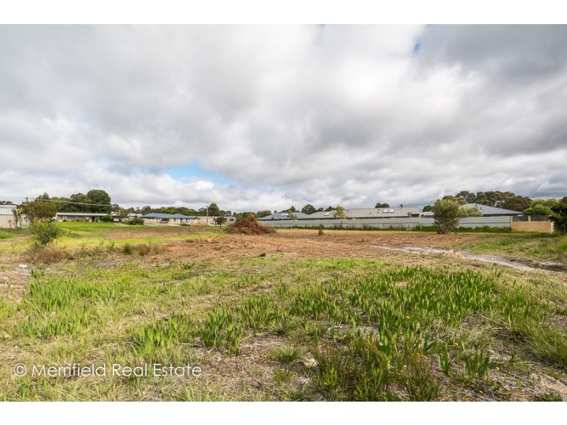 64 Carbine Street, Orana WA 6330