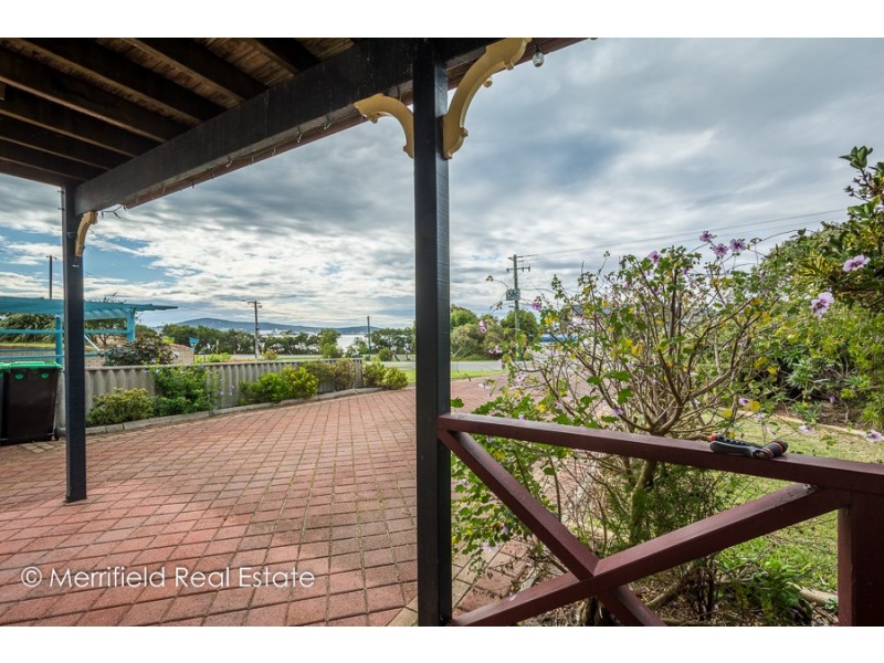 178 Bay View Drive, Little Grove WA 6330