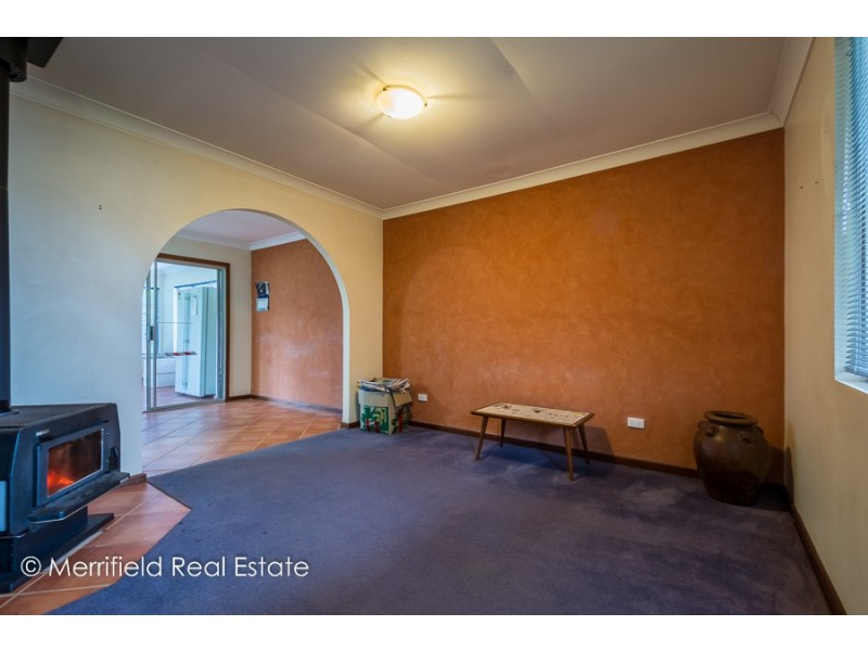 178 Bay View Drive, Little Grove WA 6330