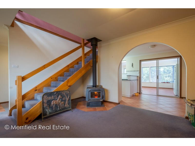 178 Bay View Drive, Little Grove WA 6330