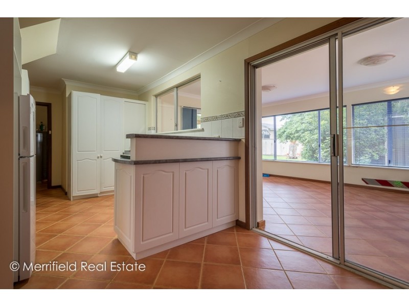 178 Bay View Drive, Little Grove WA 6330