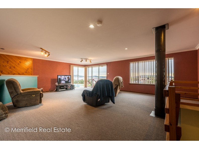 178 Bay View Drive, Little Grove WA 6330