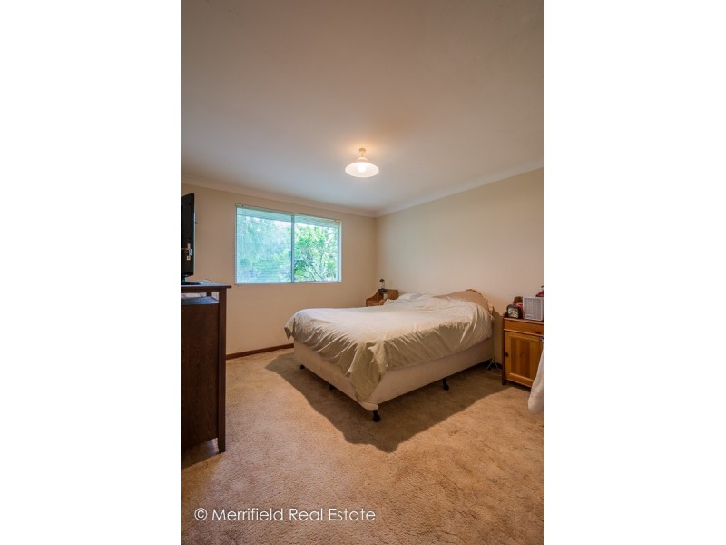 178 Bay View Drive, Little Grove WA 6330