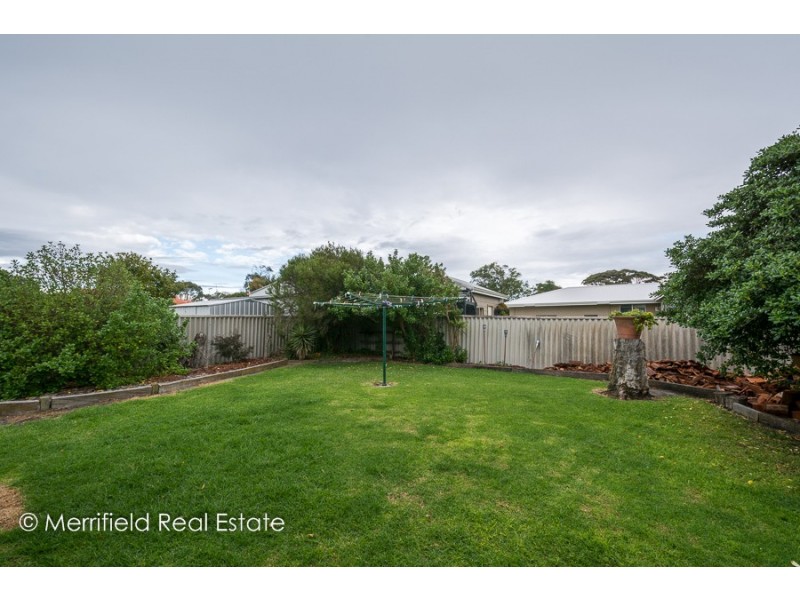 178 Bay View Drive, Little Grove WA 6330