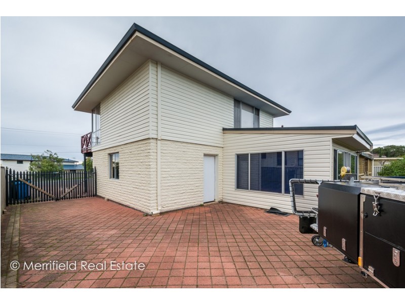 178 Bay View Drive, Little Grove WA 6330