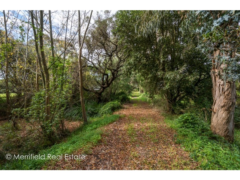 194 Frenchman Bay Road, Robinson WA 6330