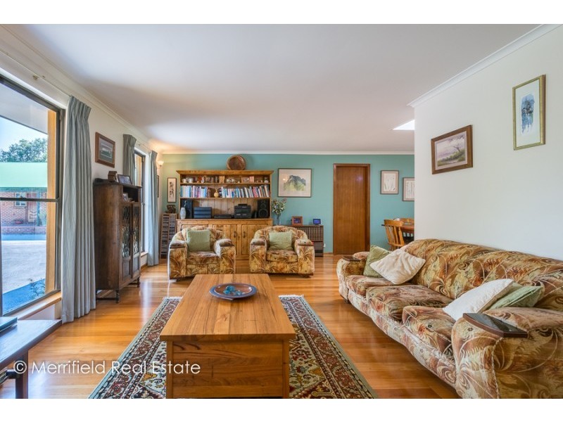 14 Grove Street West, Little Grove WA 6330