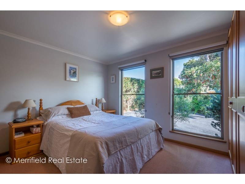 14 Grove Street West, Little Grove WA 6330