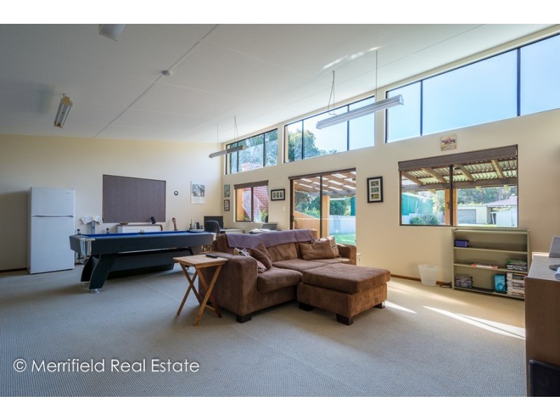 14 Grove Street West, Little Grove WA 6330