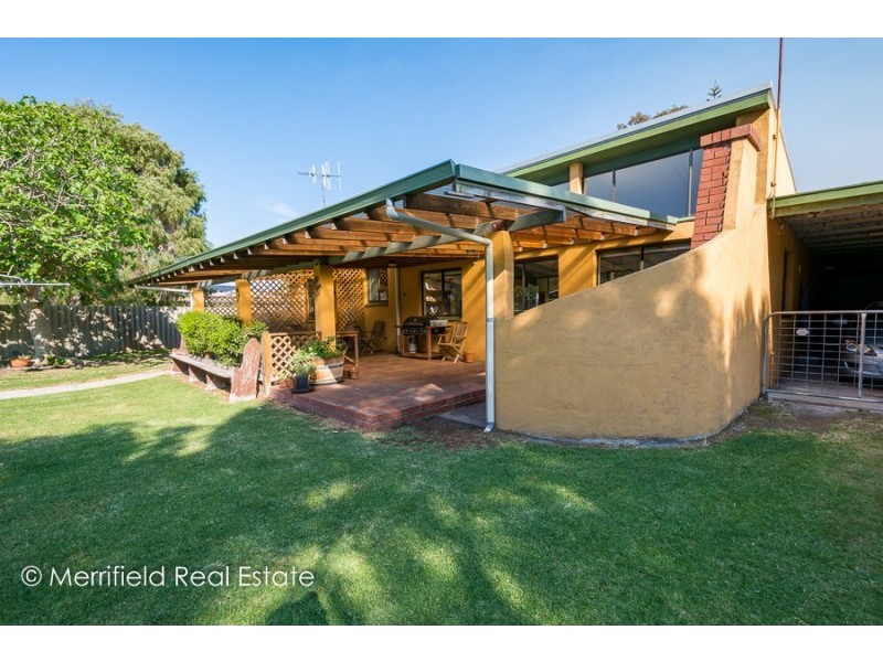 14 Grove Street West, Little Grove WA 6330