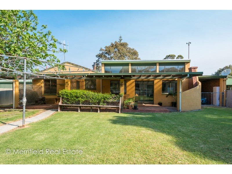 14 Grove Street West, Little Grove WA 6330