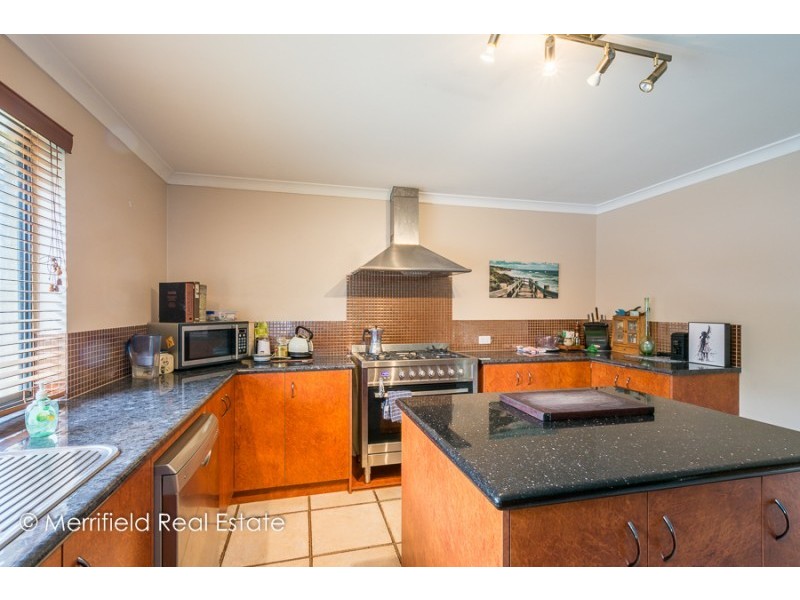 8 Scorpio Drive, Mckail WA 6330