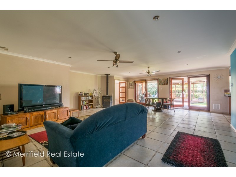 8 Scorpio Drive, Mckail WA 6330