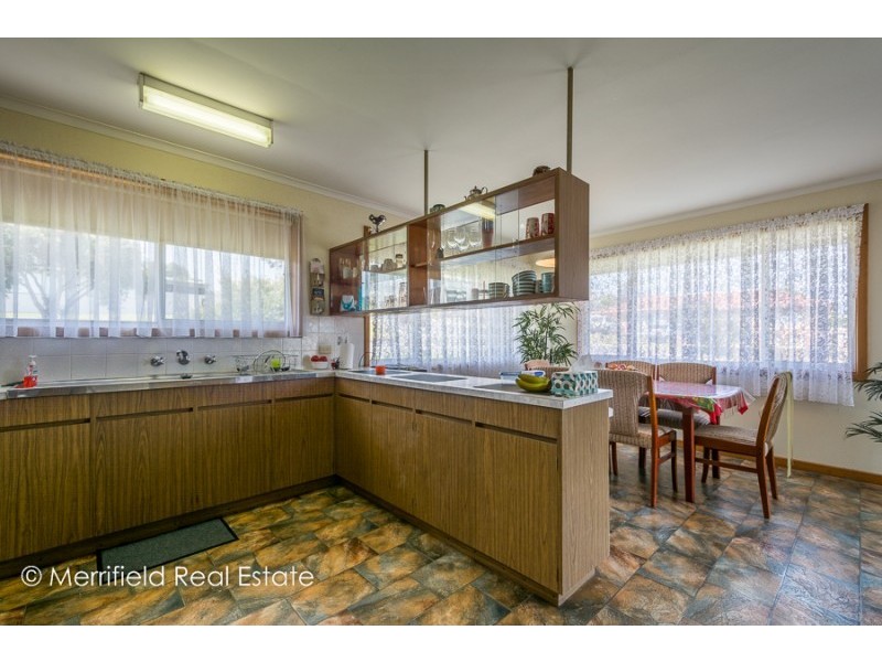 1 Ardeana Crescent, Yakamia WA 6330