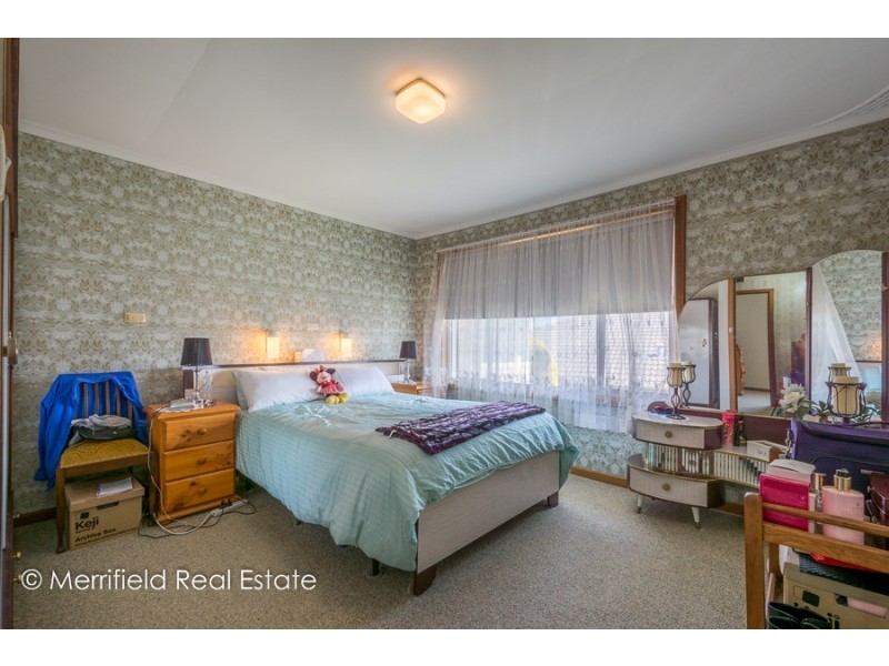 1 Ardeana Crescent, Yakamia WA 6330