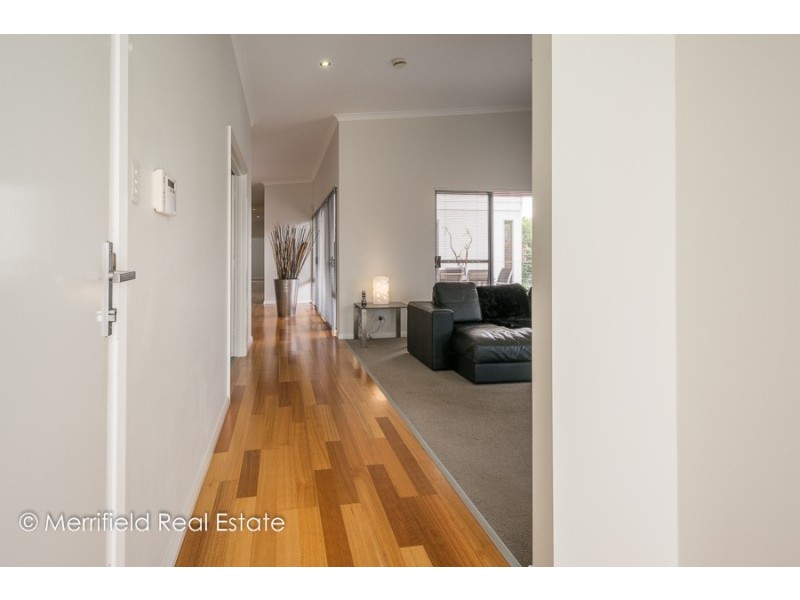 8 Trio Crescent, Mckail WA 6330