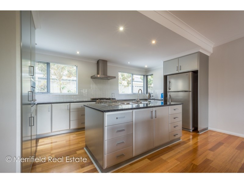 8 Trio Crescent, Mckail WA 6330